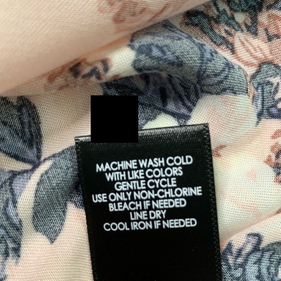 NWT Torrid Blush Floral Sleeveless Challis Tank - Picture 8 of 8